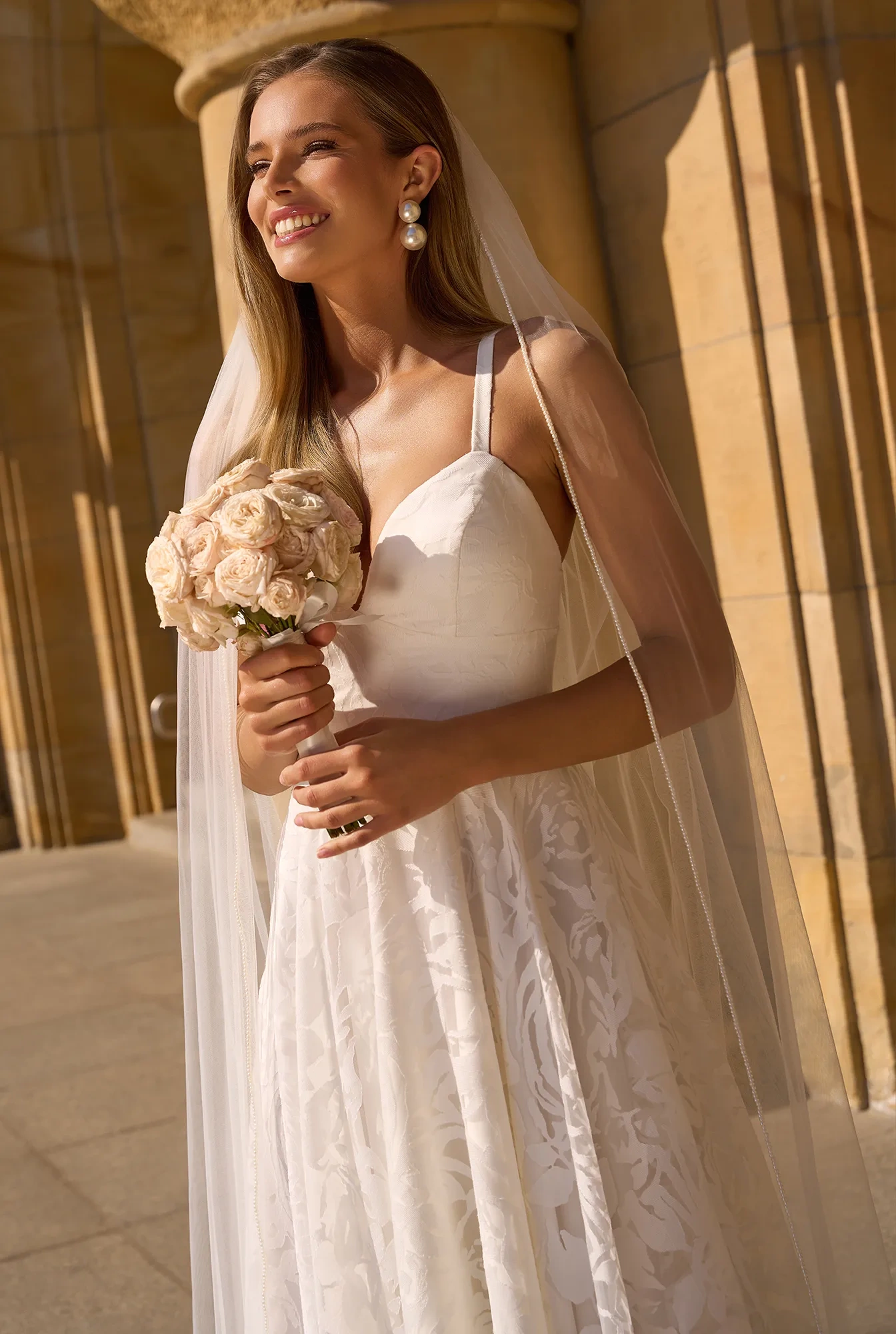 Does a bride have to wear white for a civil wedding? Trends and Etiquette
