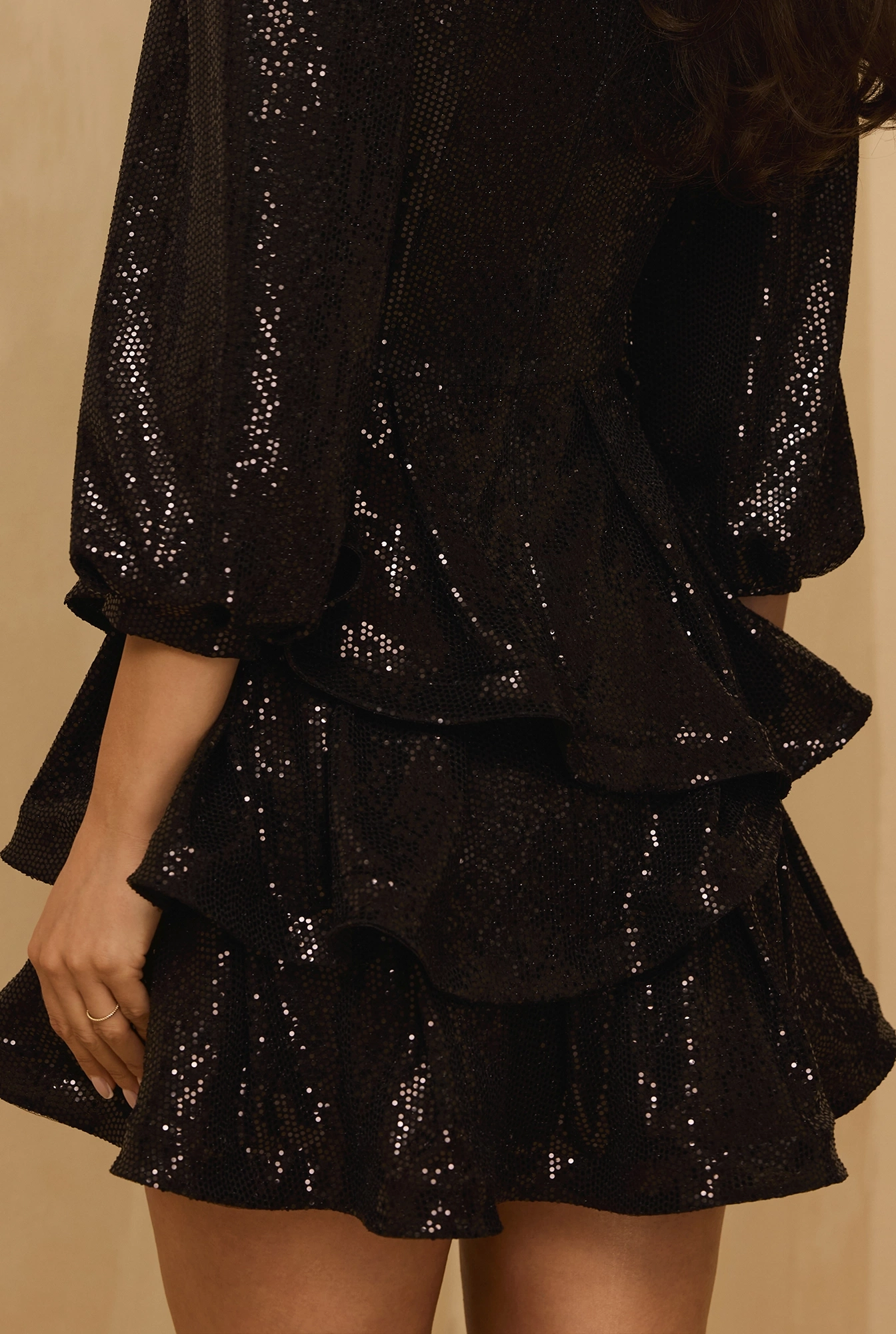 Anubi - a glittering creation in deep black