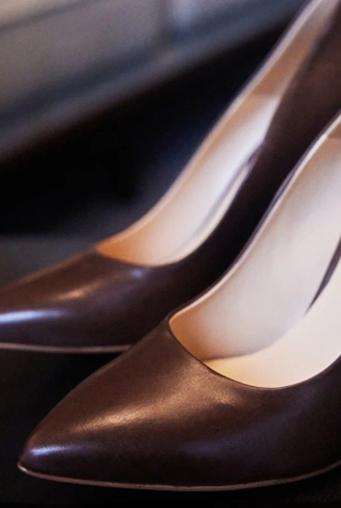 Paris - Classic Leather pumps in Chocolate shade