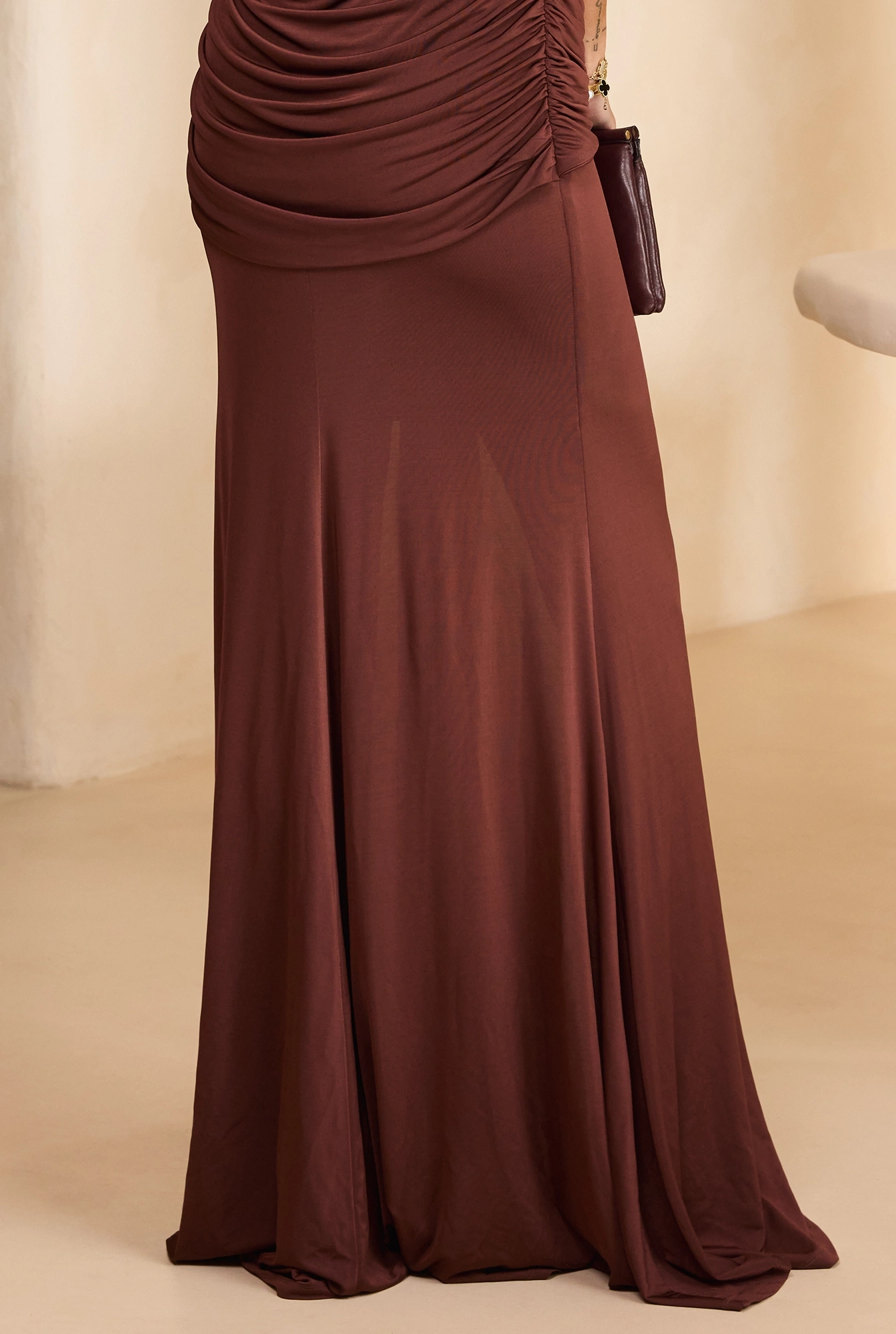 Vaela – brown maxi dress with a back cut-out