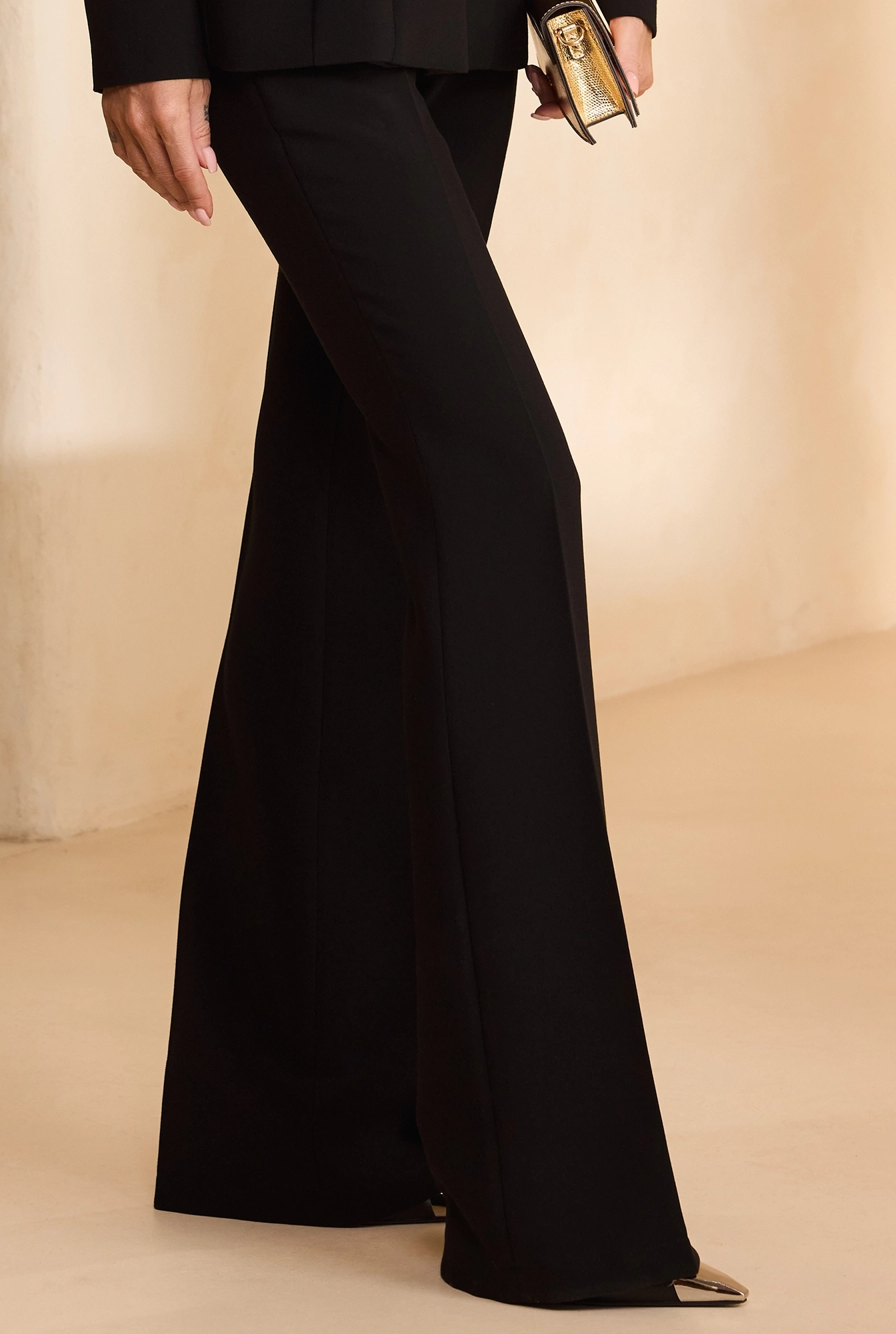 Sevil – black trousers with flared legs