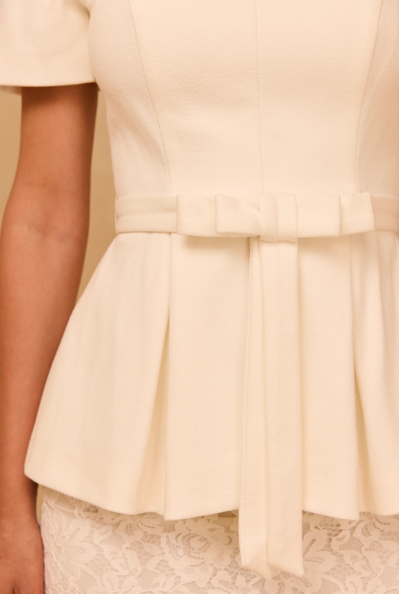 Lurdes – off-white set: blouse + skirt