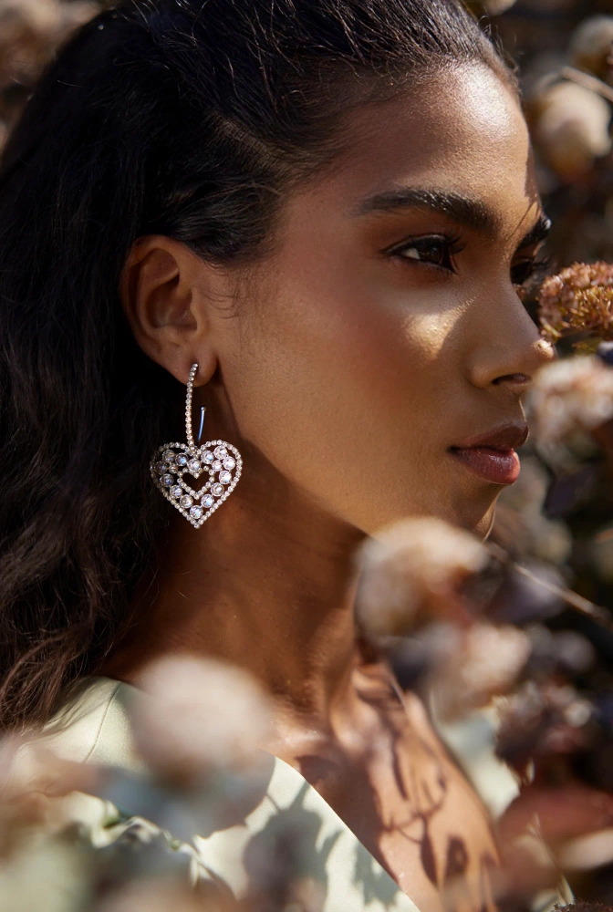 Lende - Heart-Shaped Earrings