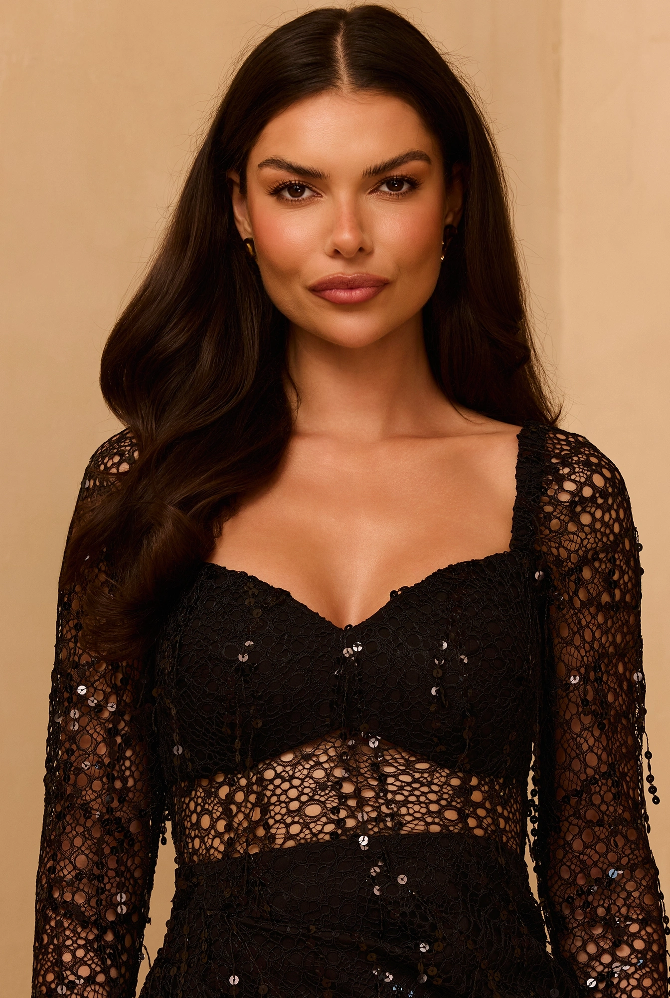 Ketnis - black mini with fringes on lace