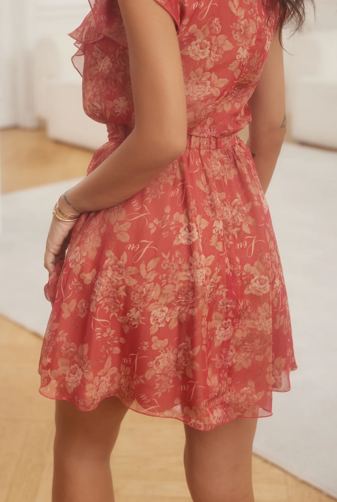 Imelda - Delicate dress with a composition of frills