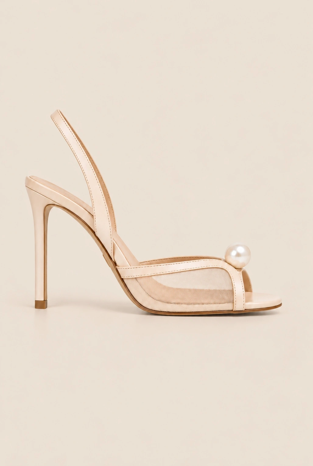 Lumiere – light beige sandals with a decorative pearl