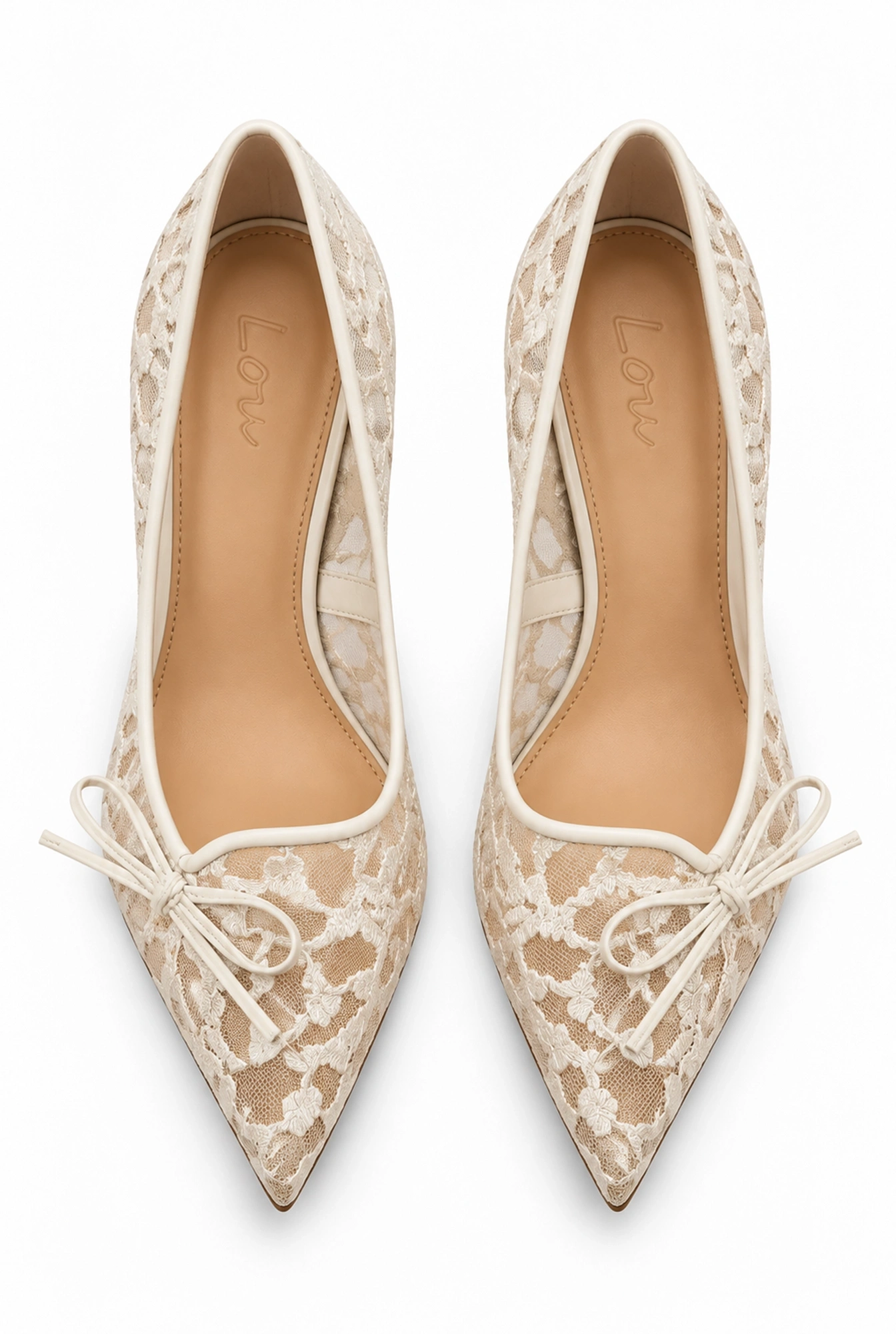 Stina – embroidered ecru pumps