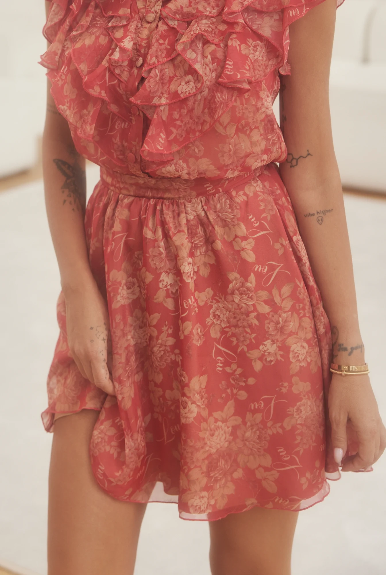 Imelda - Delicate dress with a composition of frills