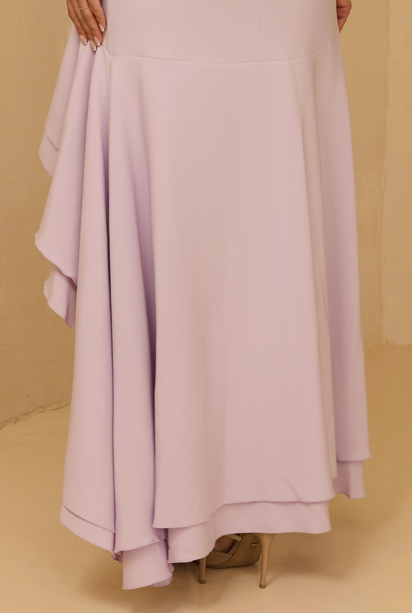 Verona - Elegant long lilac dress with asymmetrical bottom and heart-shaped neckline
