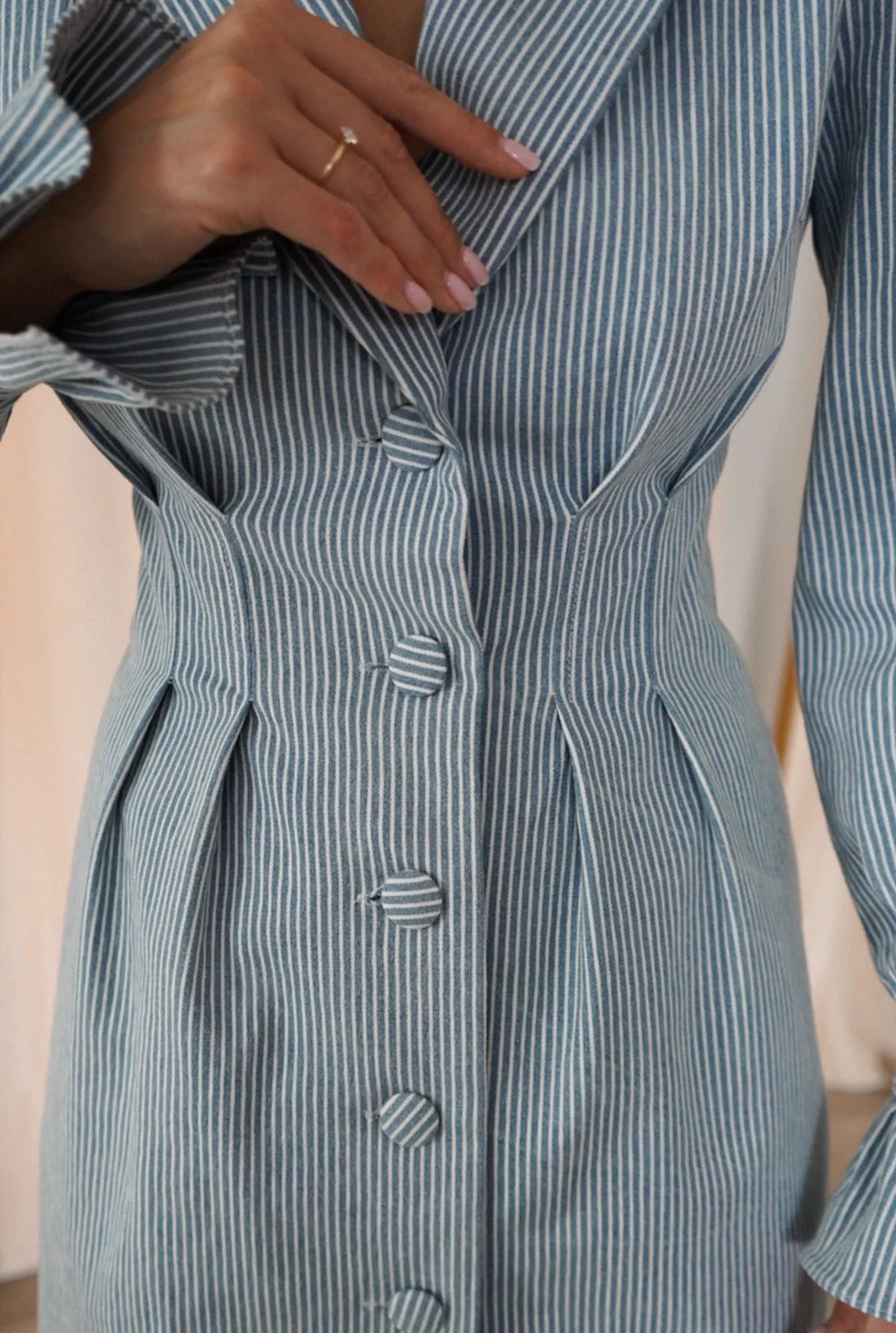 Vari - Blue denim mini dress with neckline