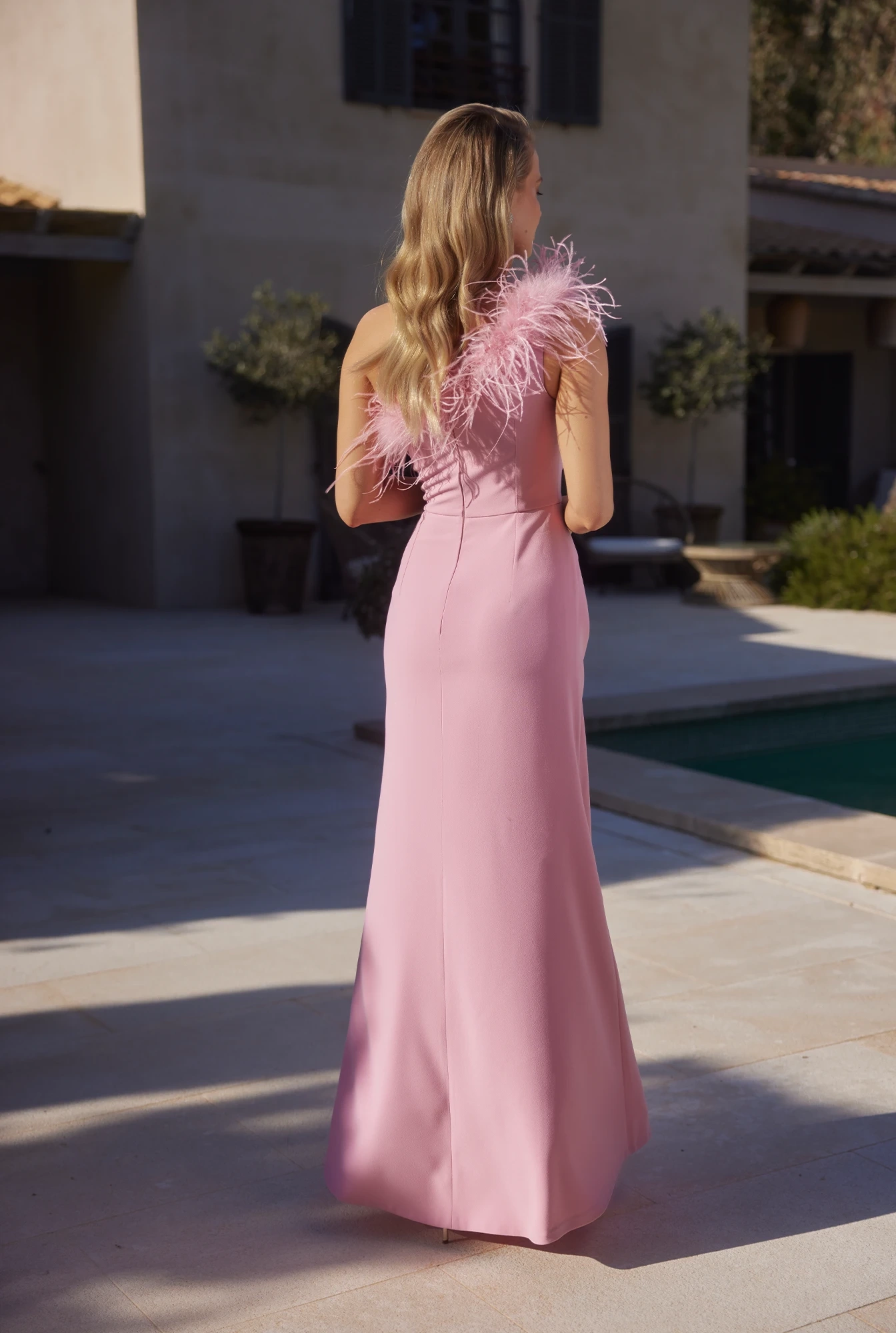 Amaya - Elegant Maxi Dress with Corset and Feathers